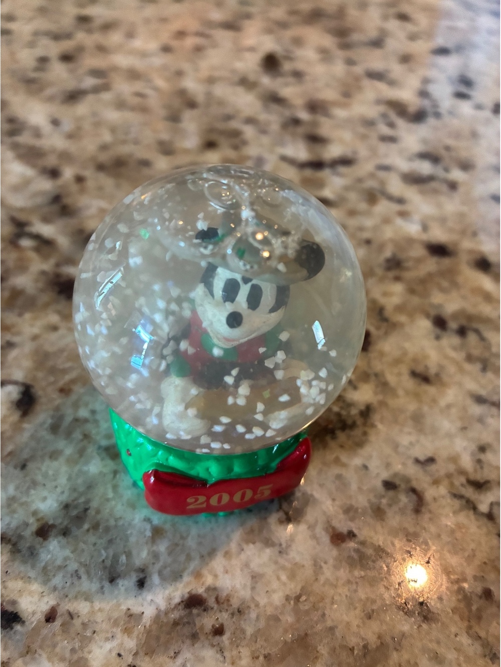 2005 Disney Mickey Mouse Christmas Snow Globe